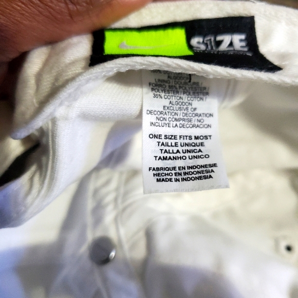 Nike Hat - Picture 5 of 5